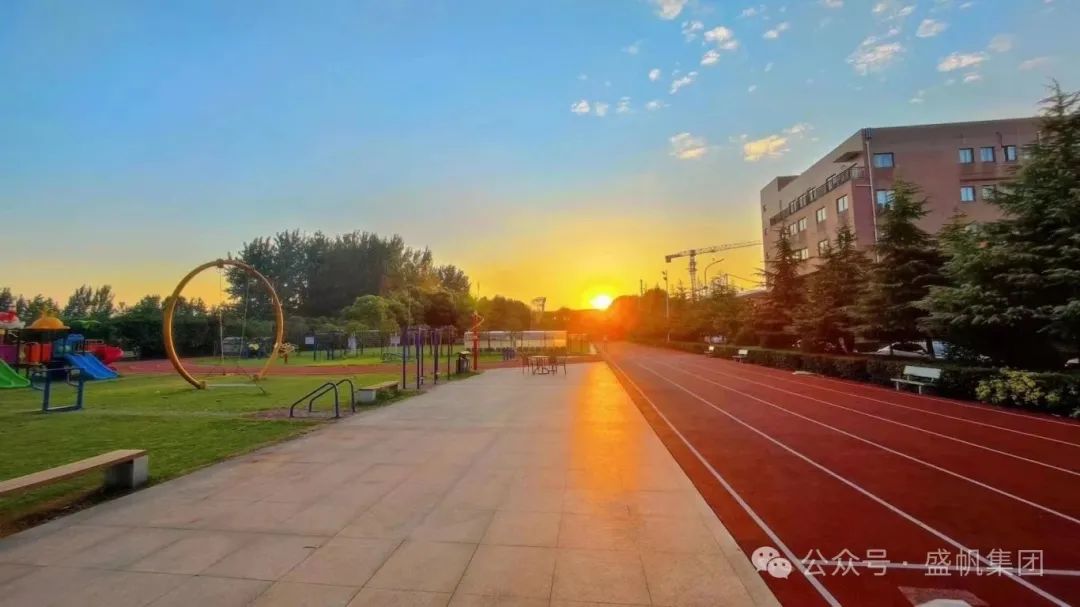 1749111042165127.jpg 1749111042165127.jpg